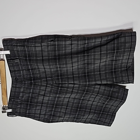 Nike drifit tour performance medium gray and black plaid shorts - Picture 2 of 6
